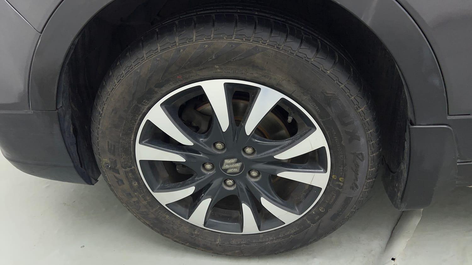 Used 2021 Maruti Suzuki S-Cross Zeta AT Petrol Automatic tyres LEFT FRONT TYRE RIM VIEW