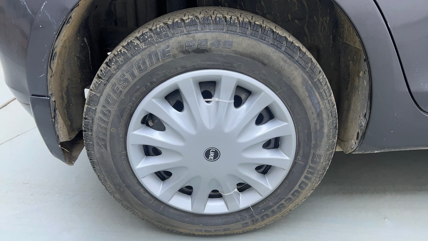 Used 2017 Maruti Suzuki Swift VXi Petrol Manual tyres RIGHT REAR TYRE RIM VIEW