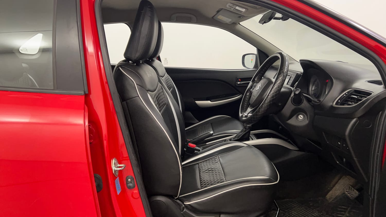 Used 2018 Maruti Suzuki Baleno Delta 1.2 AT Petrol Automatic interior RIGHT SIDE FRONT DOOR CABIN VIEW