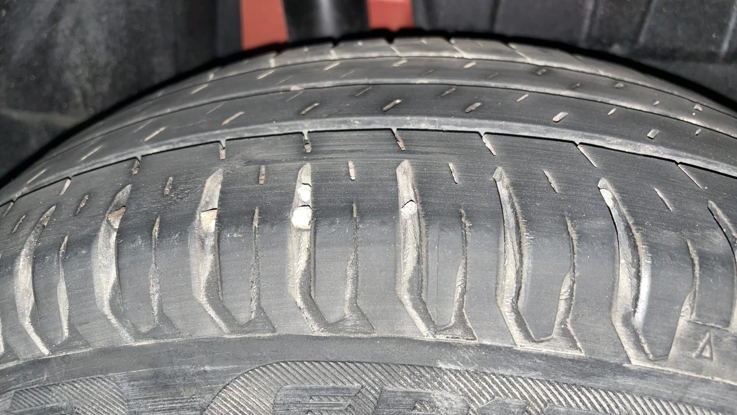 Used 2017 Maruti Suzuki Dzire ZXi Plus Petrol Manual tyres RIGHT REAR TYRE TREAD VIEW