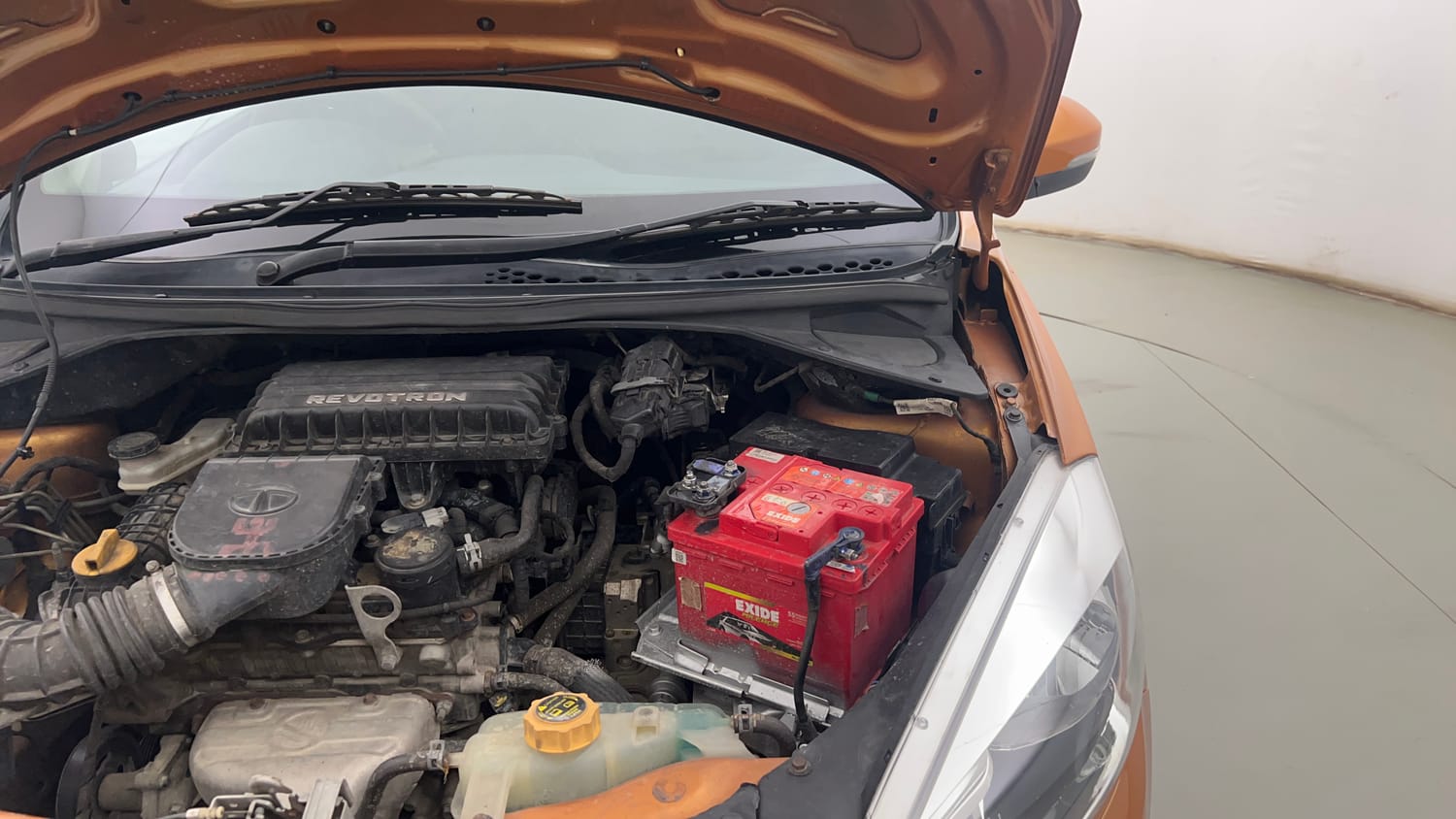 Used 2017 Tata Tiago Revotron XZA Petrol Automatic engine ENGINE LEFT SIDE HINGE & APRON VIEW