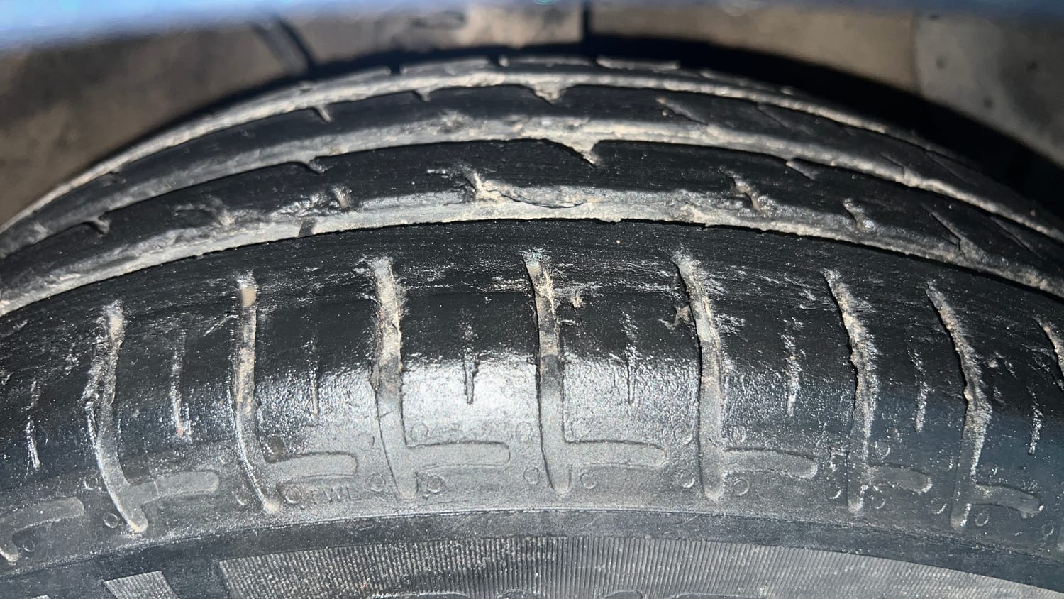 Used 2021 Hyundai Grand i10 Nios Sportz 1.2 Kappa VTVT Petrol Manual tyres RIGHT FRONT TYRE TREAD VIEW