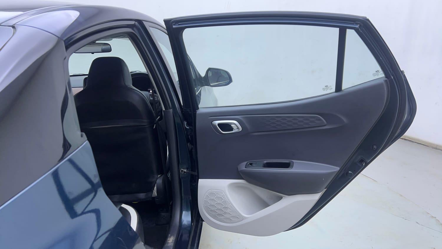 Used 2023 Hyundai Aura SX 1.2 CNG Cng Manual interior RIGHT REAR DOOR OPEN VIEW