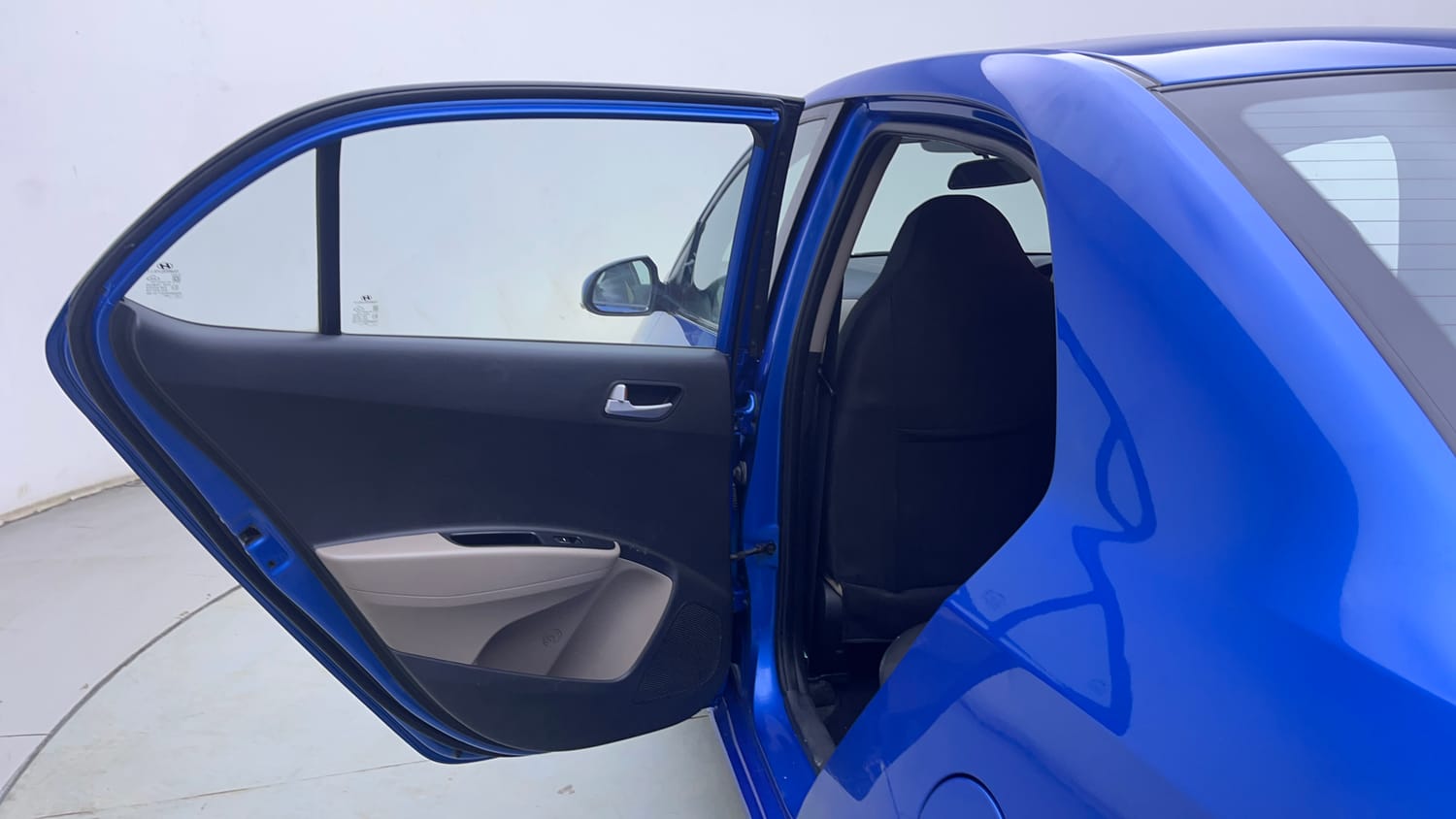 Used 2018 Hyundai Xcent SX Petrol Manual interior LEFT REAR DOOR OPEN VIEW