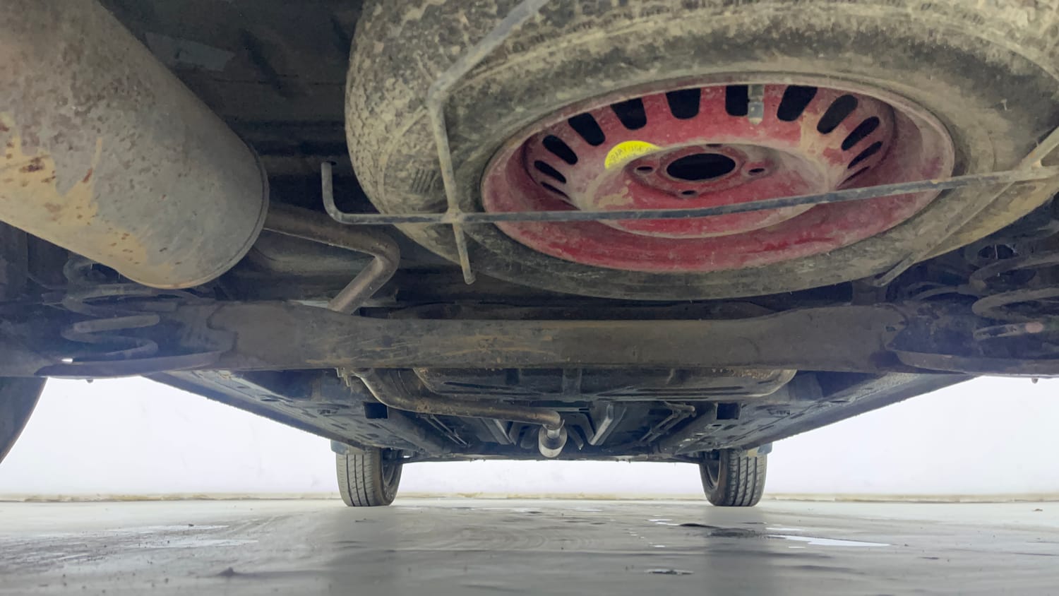 Used 2021 Renault Triber RXZ Petrol Manual extra REAR UNDERBODY VIEW (TAKEN FROM REAR)