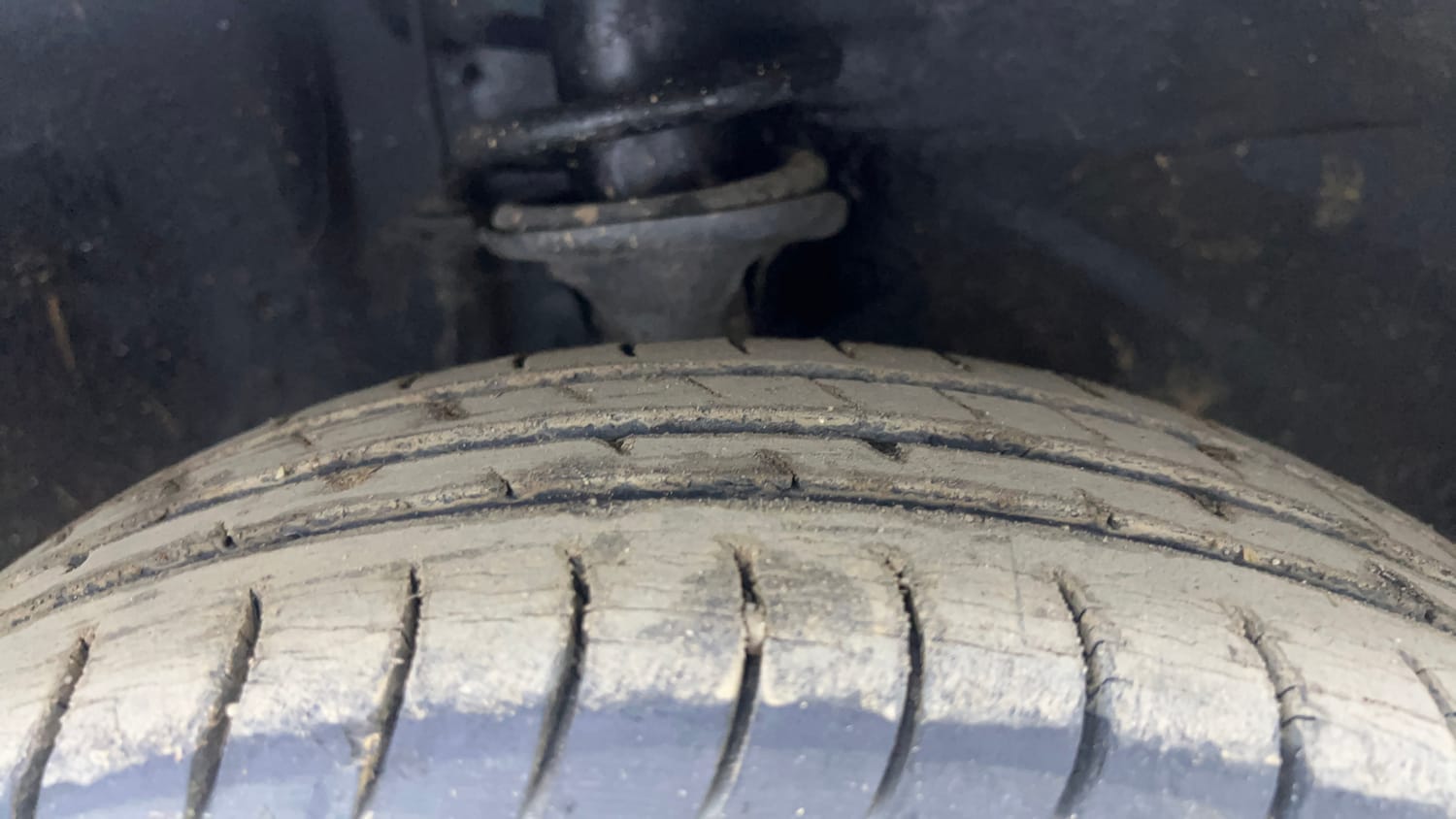 Used 2012 Maruti Suzuki Alto LXi BS-IV Petrol Manual tyres RIGHT FRONT TYRE TREAD VIEW