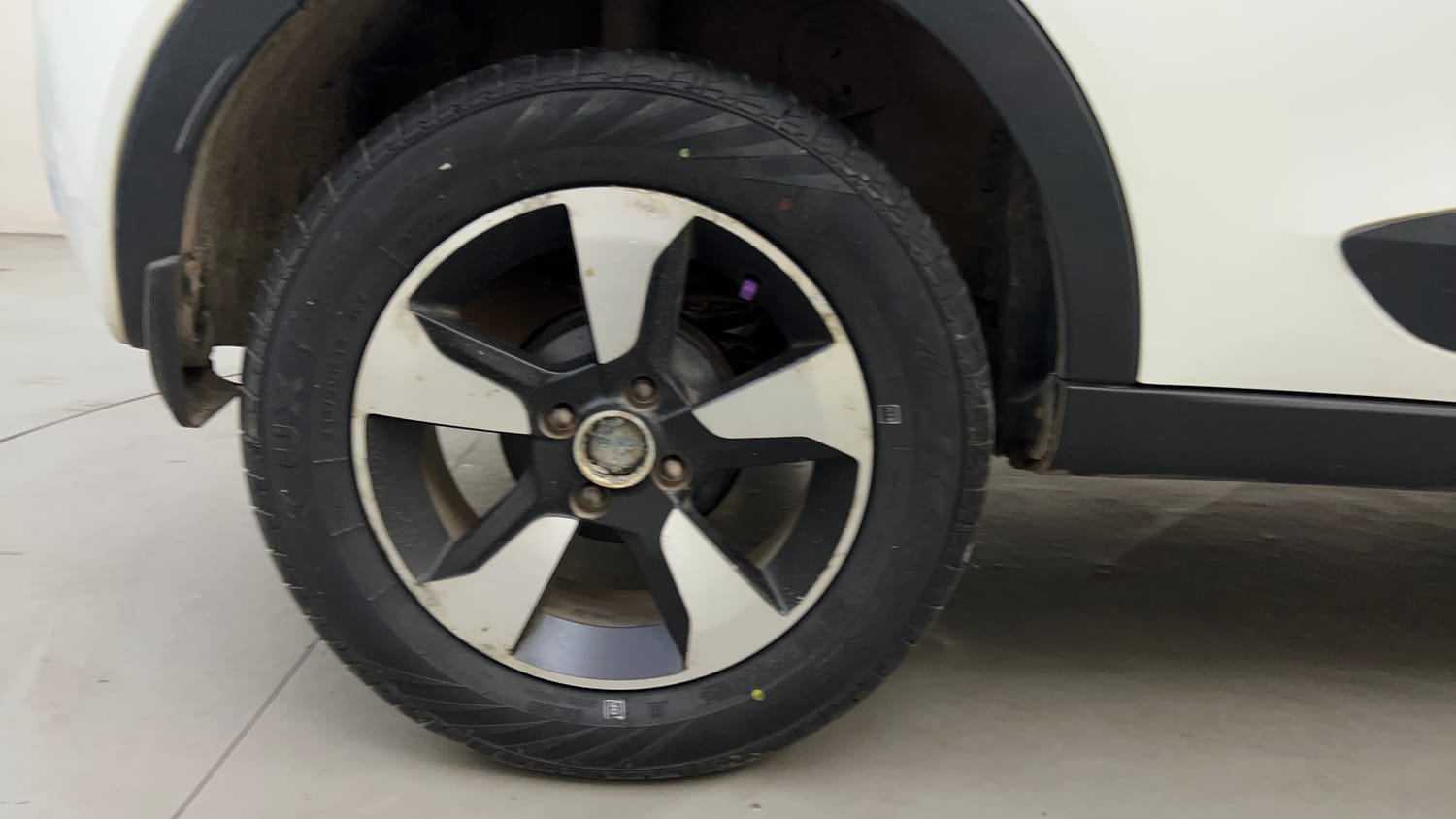 Used 2018 Tata Nexon XZA Plus Diesel Diesel Automatic tyres RIGHT REAR TYRE RIM VIEW