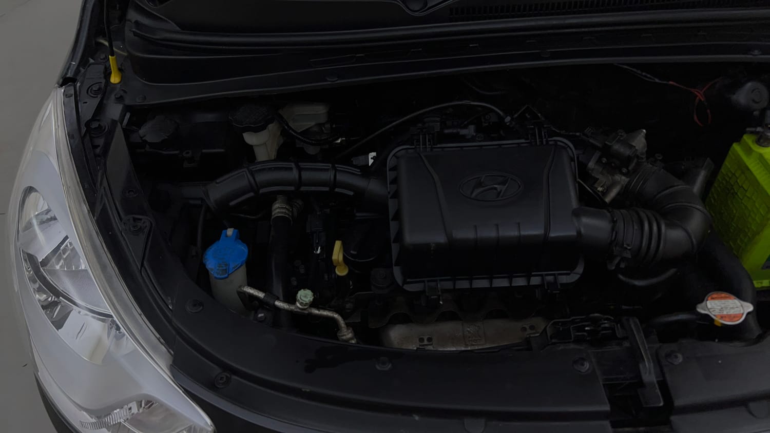 Used 2012 Hyundai i10 Era 1.1 iRDE2 Petrol Manual engine ENGINE RIGHT SIDE VIEW
