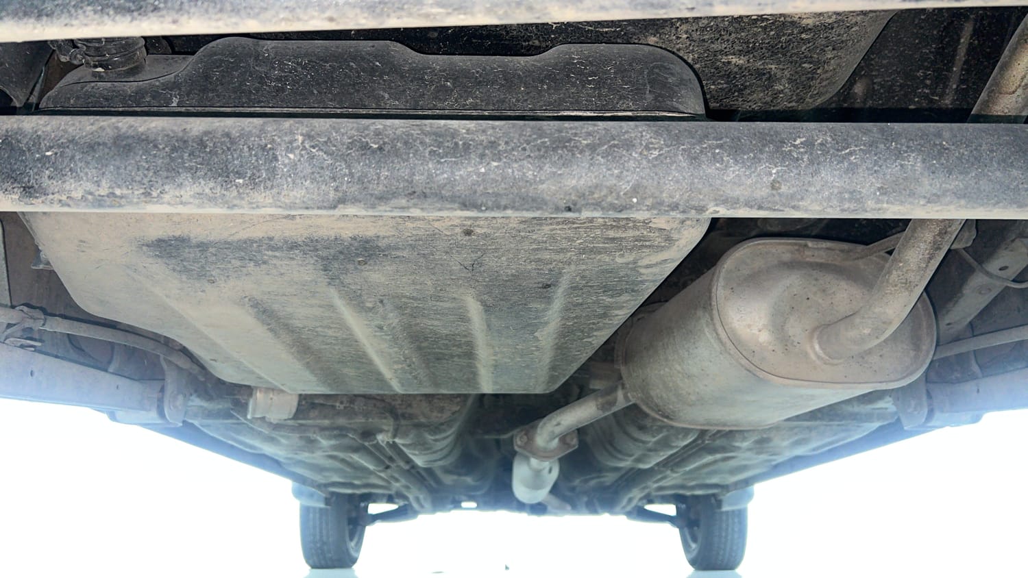 Used 2017 maruti-suzuki Alto K10 VXi (O) AMT Petrol Automatic extra REAR UNDERBODY VIEW (TAKEN FROM REAR)