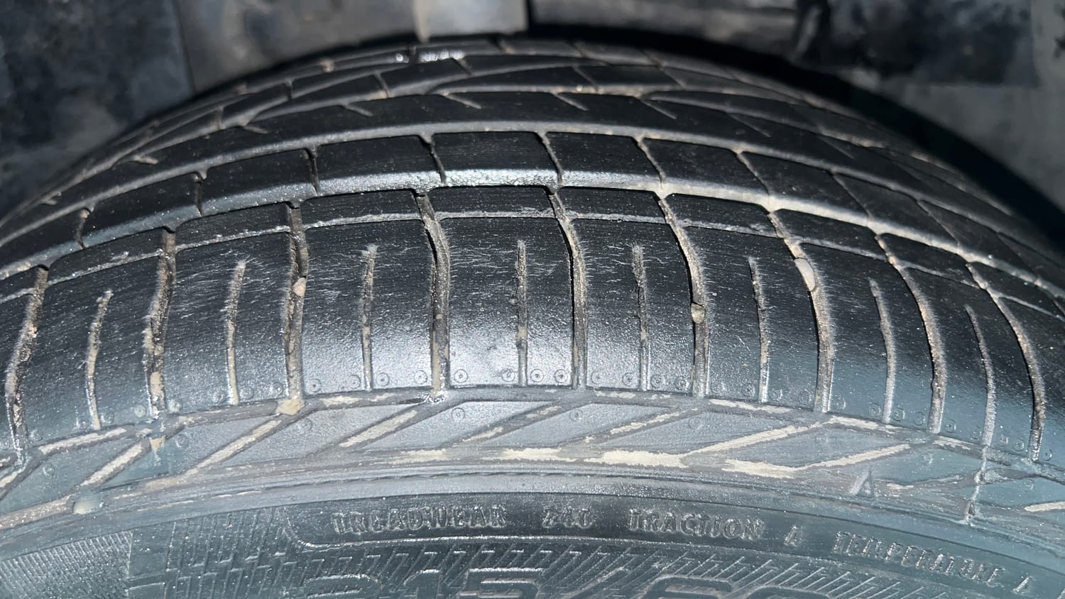 Used 2022 Tata Nexon XZA Plus (HS) Petrol Automatic tyres RIGHT FRONT TYRE TREAD VIEW