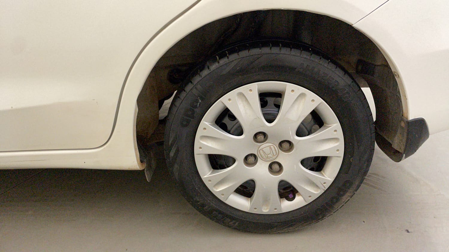 Used 2018 Honda Amaze 1.2 S i-VTEC Opt Petrol Manual tyres LEFT REAR TYRE RIM VIEW