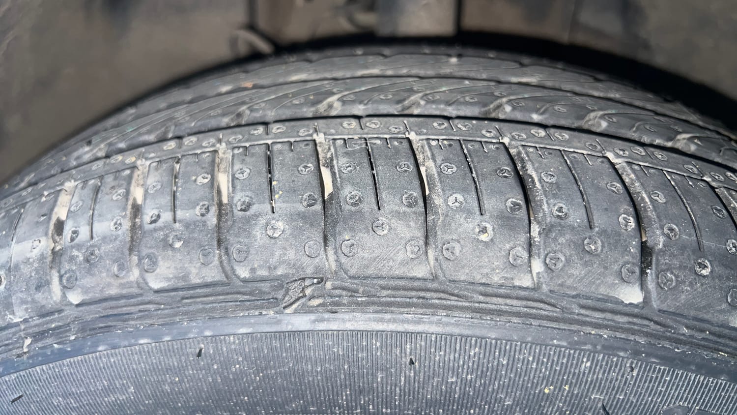 Used 2022 Tata Tiago XZ Plus Petrol Manual tyres LEFT FRONT TYRE TREAD VIEW