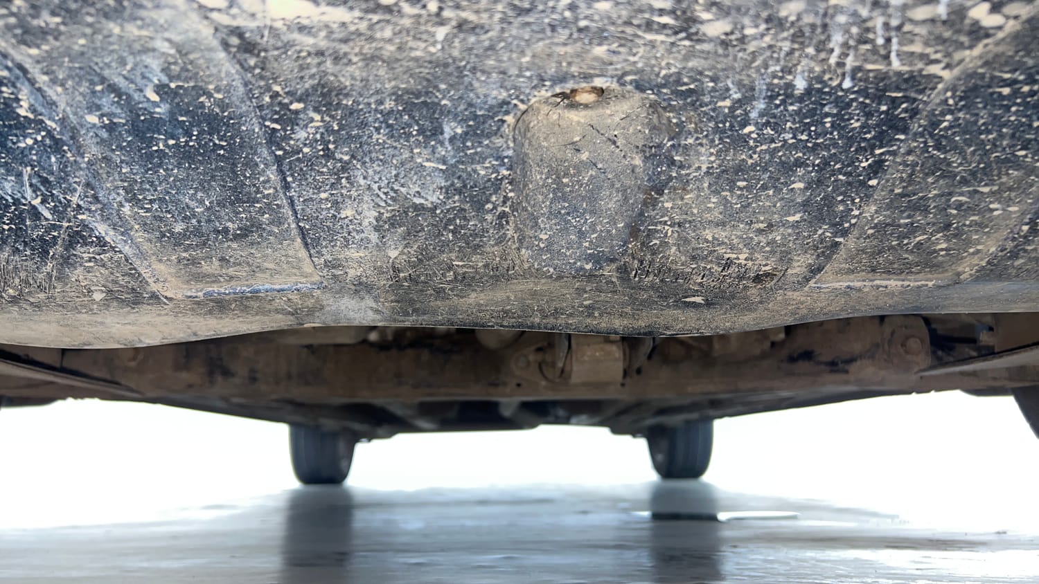 Used 2015 Hyundai Elite i20 Asta 1.4 CRDI Diesel Manual extra FRONT LEFT UNDERBODY VIEW
