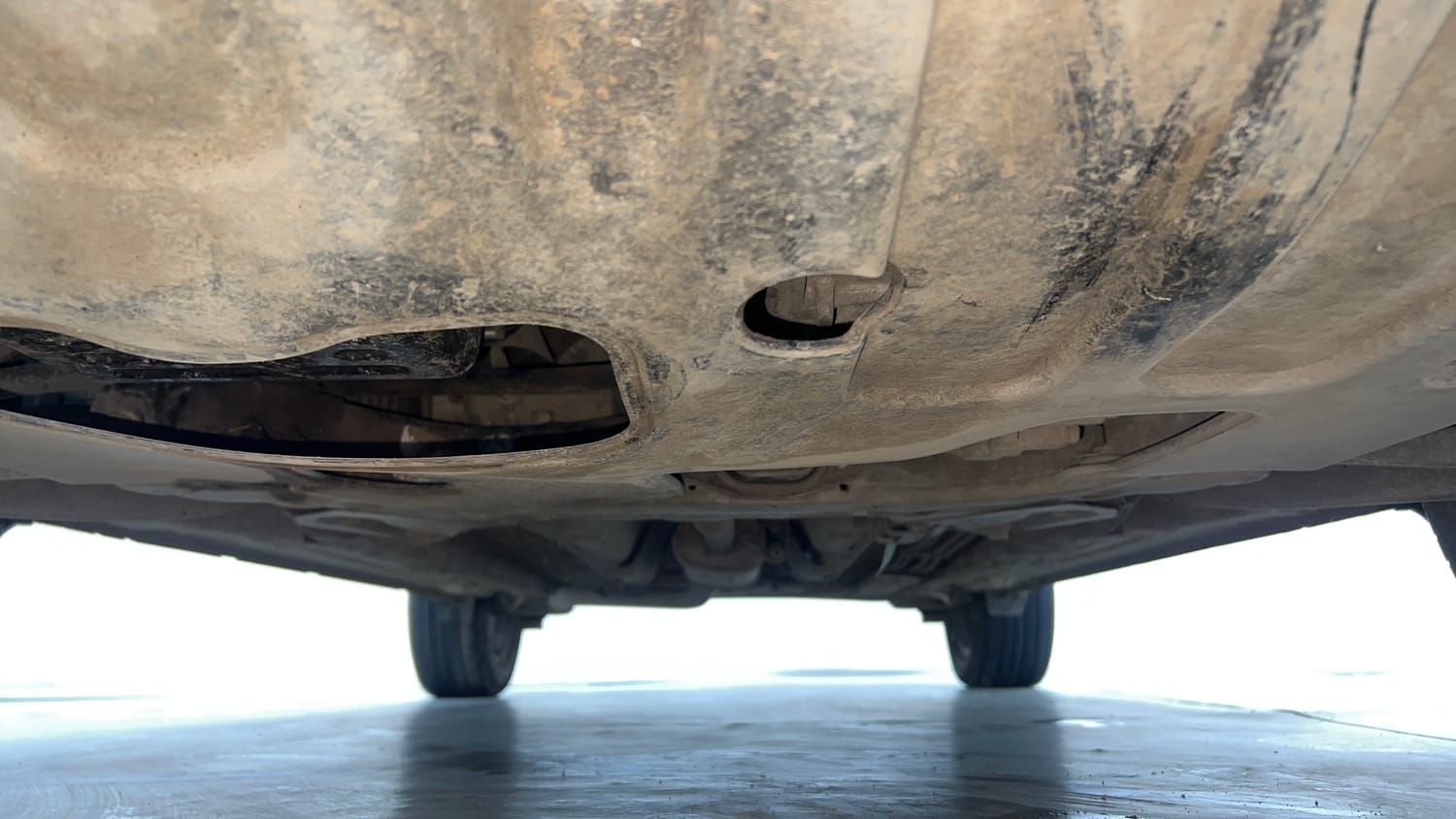 Used 2019 Hyundai Venue SX Plus 1.0 Turbo DCT Petrol Automatic extra FRONT LEFT UNDERBODY VIEW