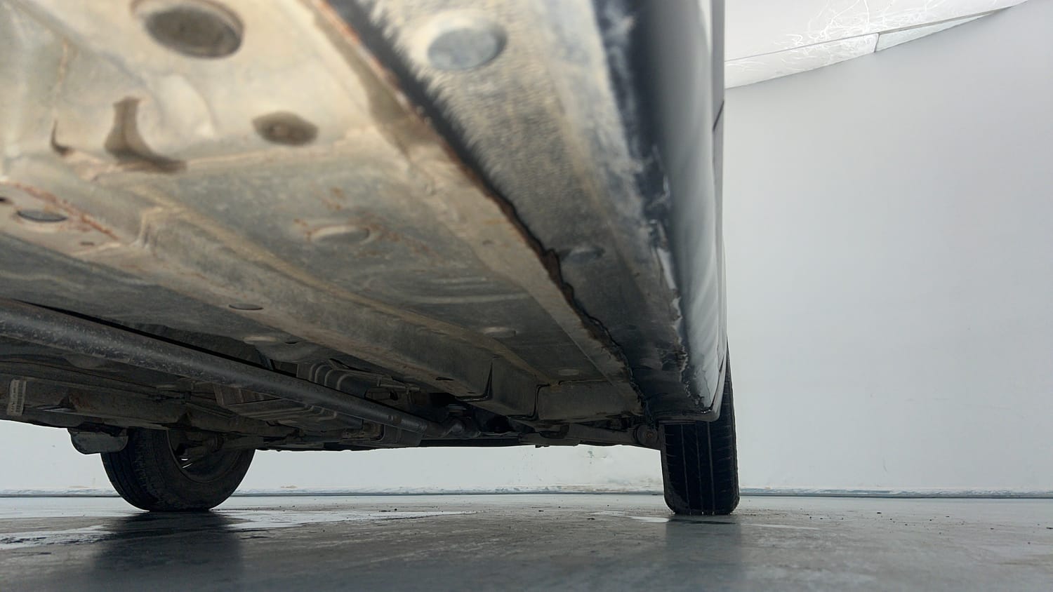 Used 2017 Hyundai Eon Era + AirBag Petrol Manual extra REAR RIGHT UNDERBODY VIEW