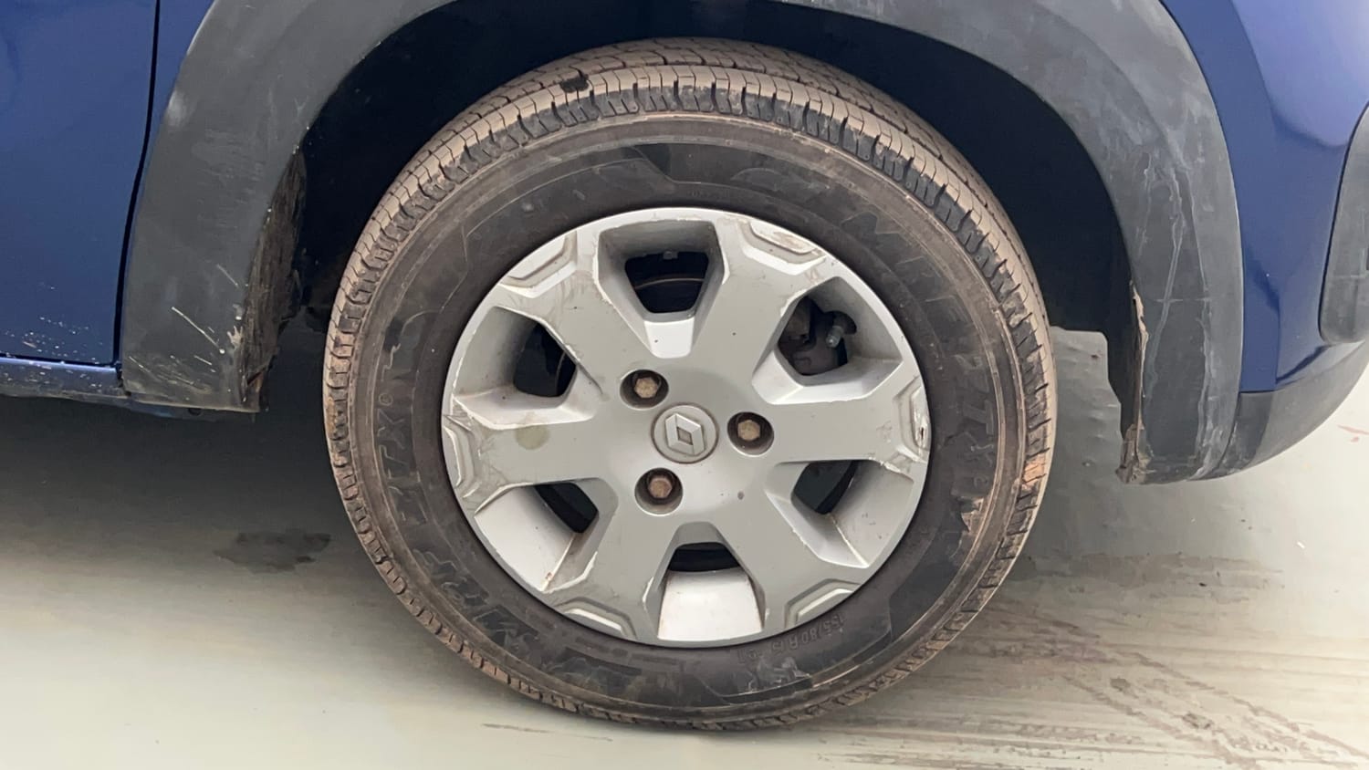 Used 2019 Renault Kwid CLIMBER 1.0 Petrol Manual tyres RIGHT FRONT TYRE RIM VIEW
