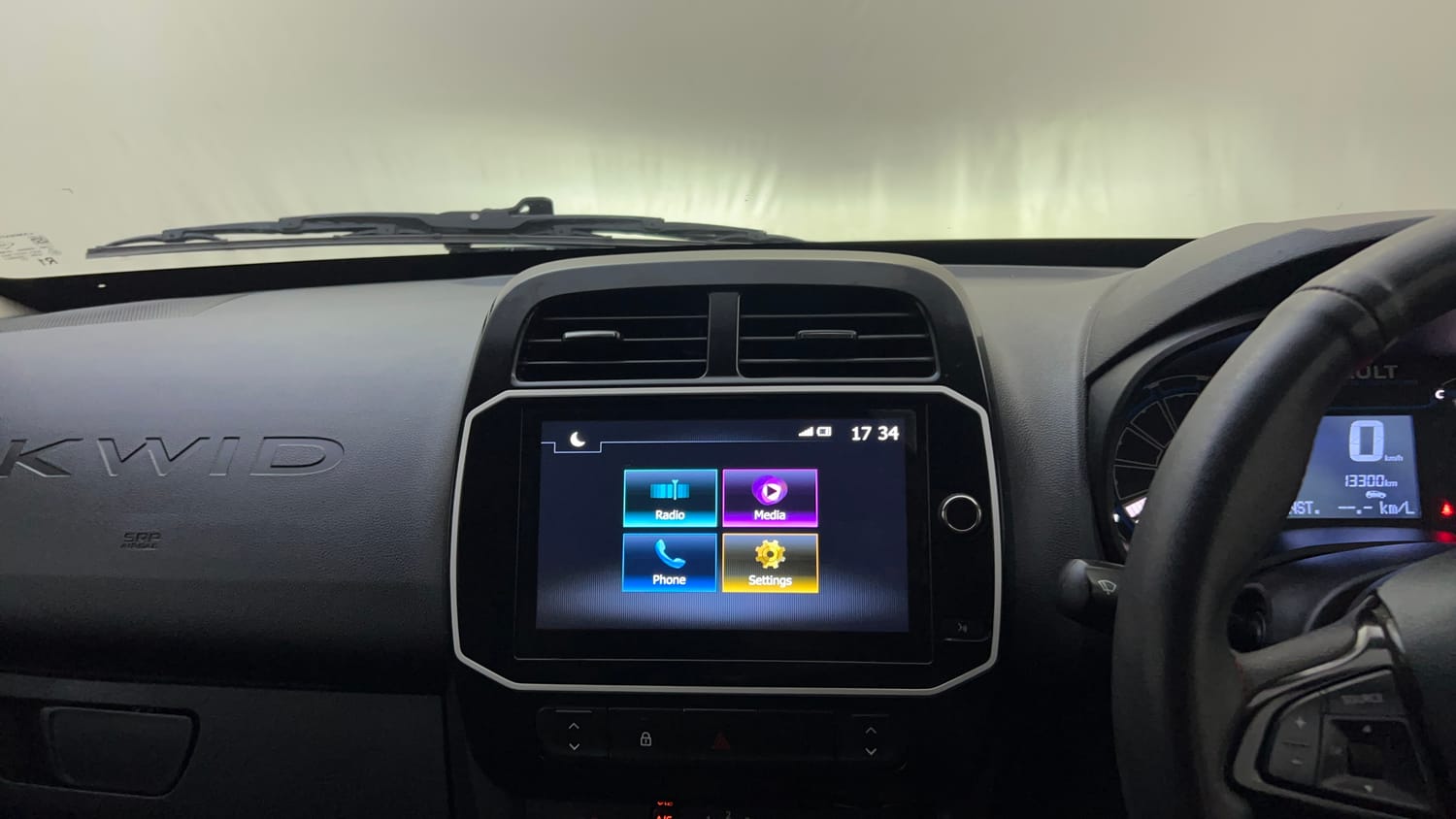 Used 2024 Renault Kwid CLIMBER 1.0 AMT Dual Tone Petrol Automatic top_features Integrated (in-dash) music system