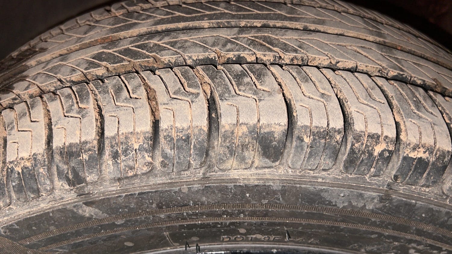 Used 2014 Volkswagen Polo Highline1.2L (P) Petrol Manual tyres LEFT FRONT TYRE TREAD VIEW