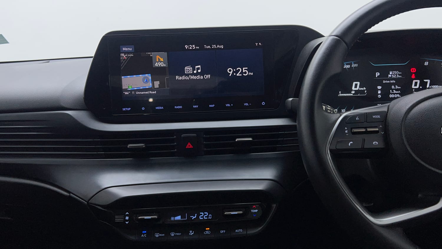 Used 2022 Hyundai i20 Asta (O) 1.2 IVT Petrol Automatic interior MUSIC SYSTEM & AC CONTROL VIEW