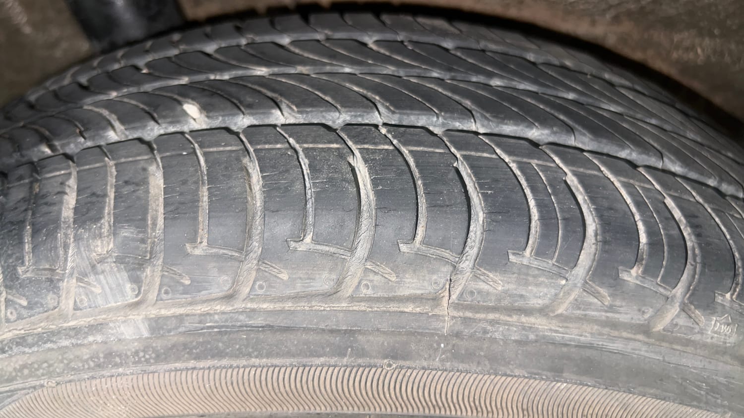 Used 2019 Maruti Suzuki Wagon R ZXi 1.2 Petrol Manual tyres RIGHT REAR TYRE TREAD VIEW