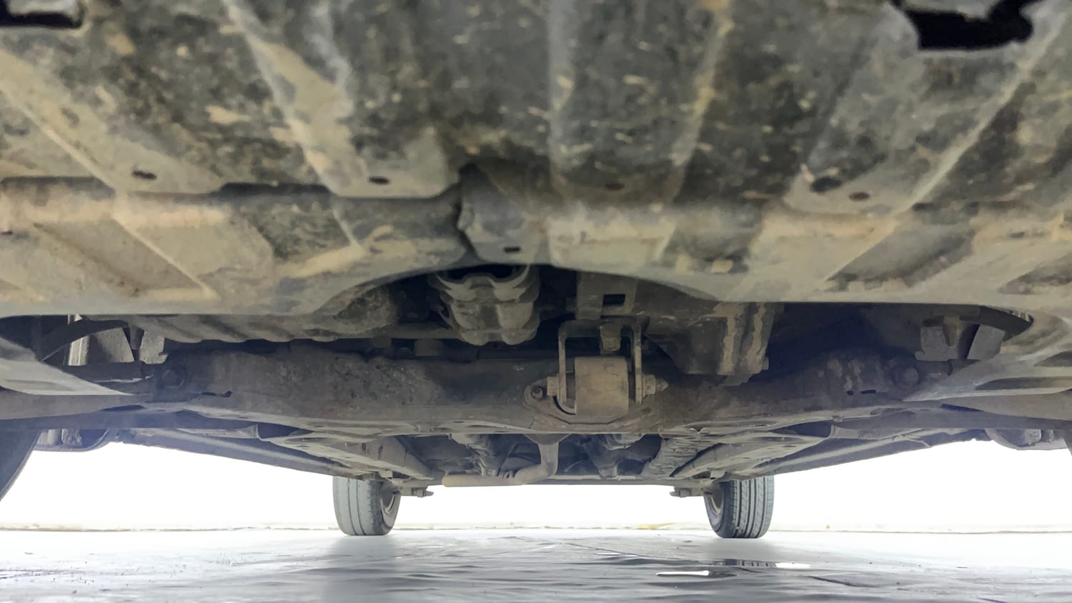 Used 2014 Hyundai i20 Asta 1.2 Petrol Manual extra FRONT LEFT UNDERBODY VIEW