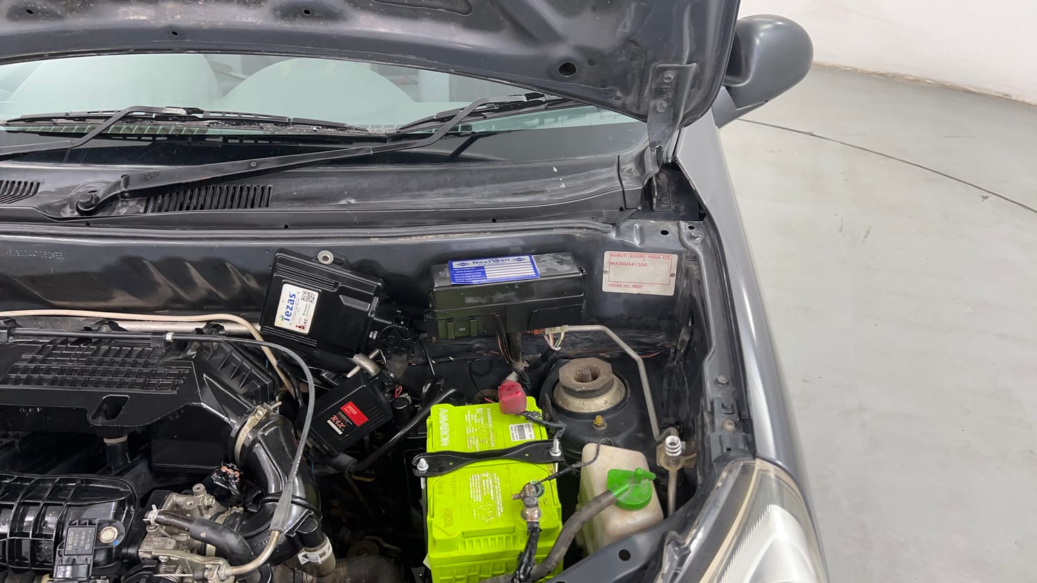 Used 2014 Maruti Suzuki Alto 800 LXI CNG (outside fitted) Cng Manual engine ENGINE LEFT SIDE HINGE & APRON VIEW