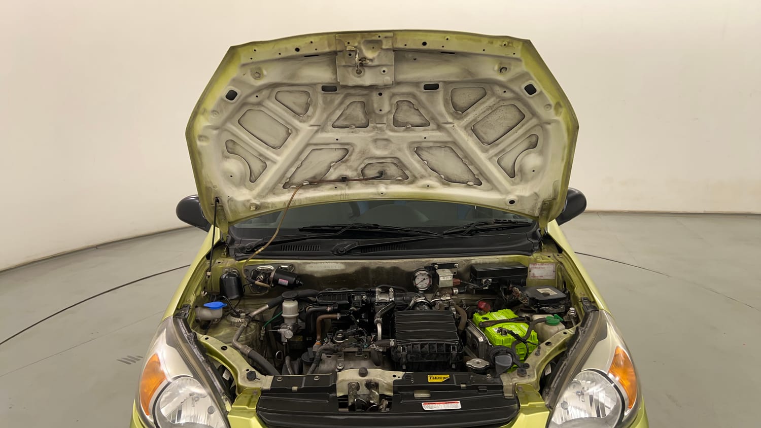 Used 2017 Maruti Suzuki Alto 800 LXi CNG (O) Cng Manual engine ENGINE & BONNET OPEN FRONT VIEW