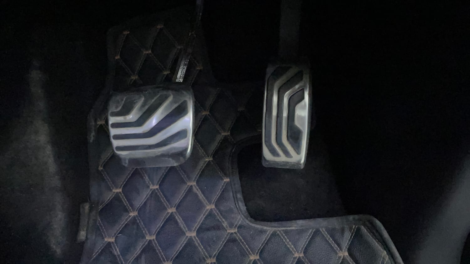 Used 2023 Mahindra Scorpio N Z8 L Petrol AT 7 STR Petrol Automatic interior PEDALS VIEW