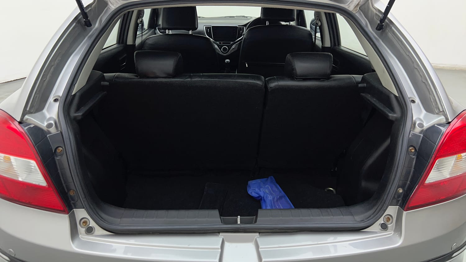 Used 2021 Maruti Suzuki Baleno Zeta Petrol Manual interior DICKY INSIDE VIEW