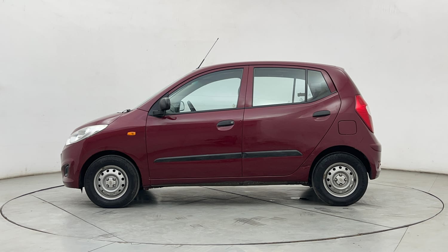 Used 2016 Hyundai i10 Magna 1.1 iRDE2 Petrol Manual exterior LEFT SIDE VIEW