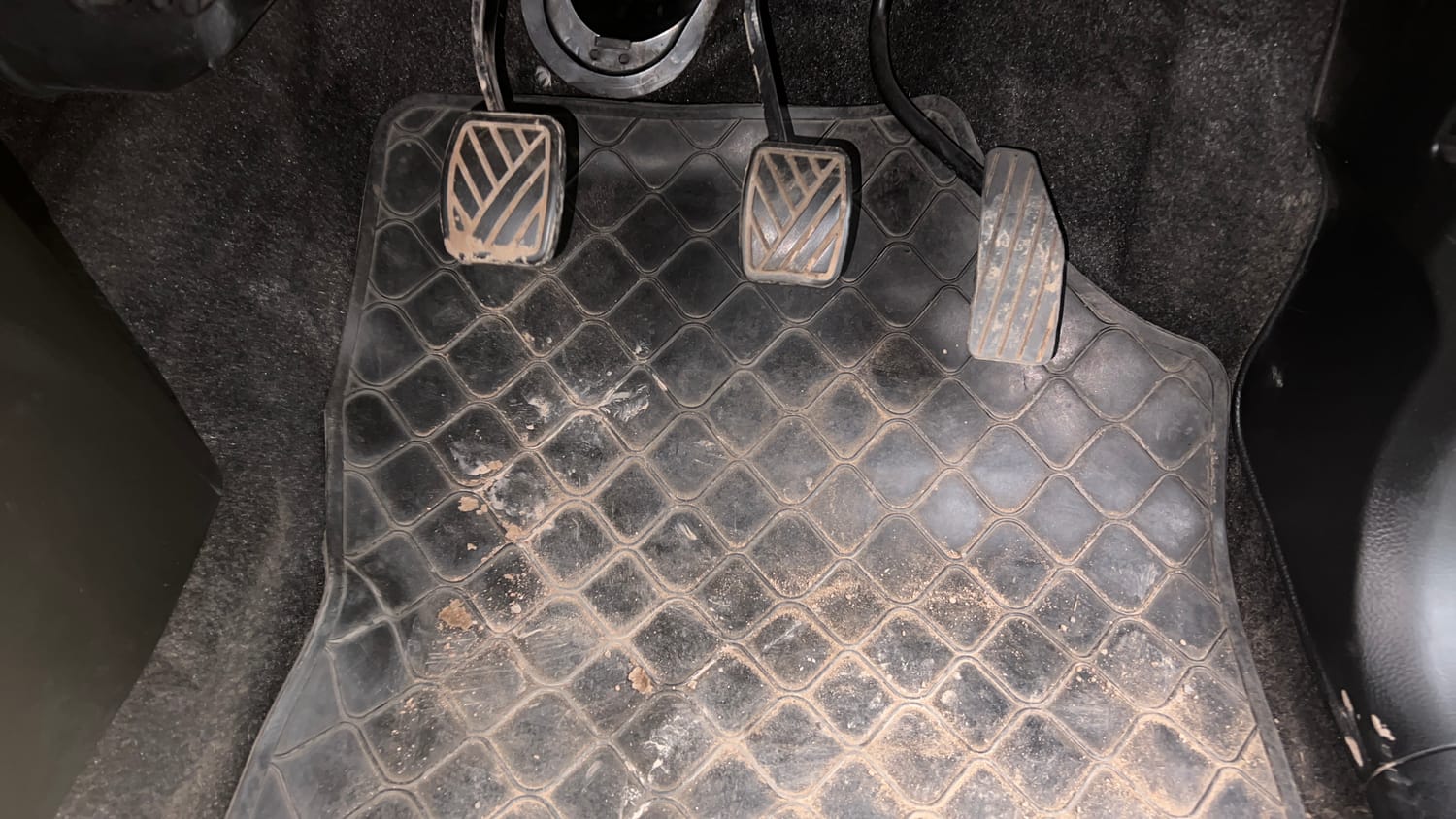Used 2014 Maruti Suzuki Wagon R VXI Petrol Manual interior PEDALS VIEW