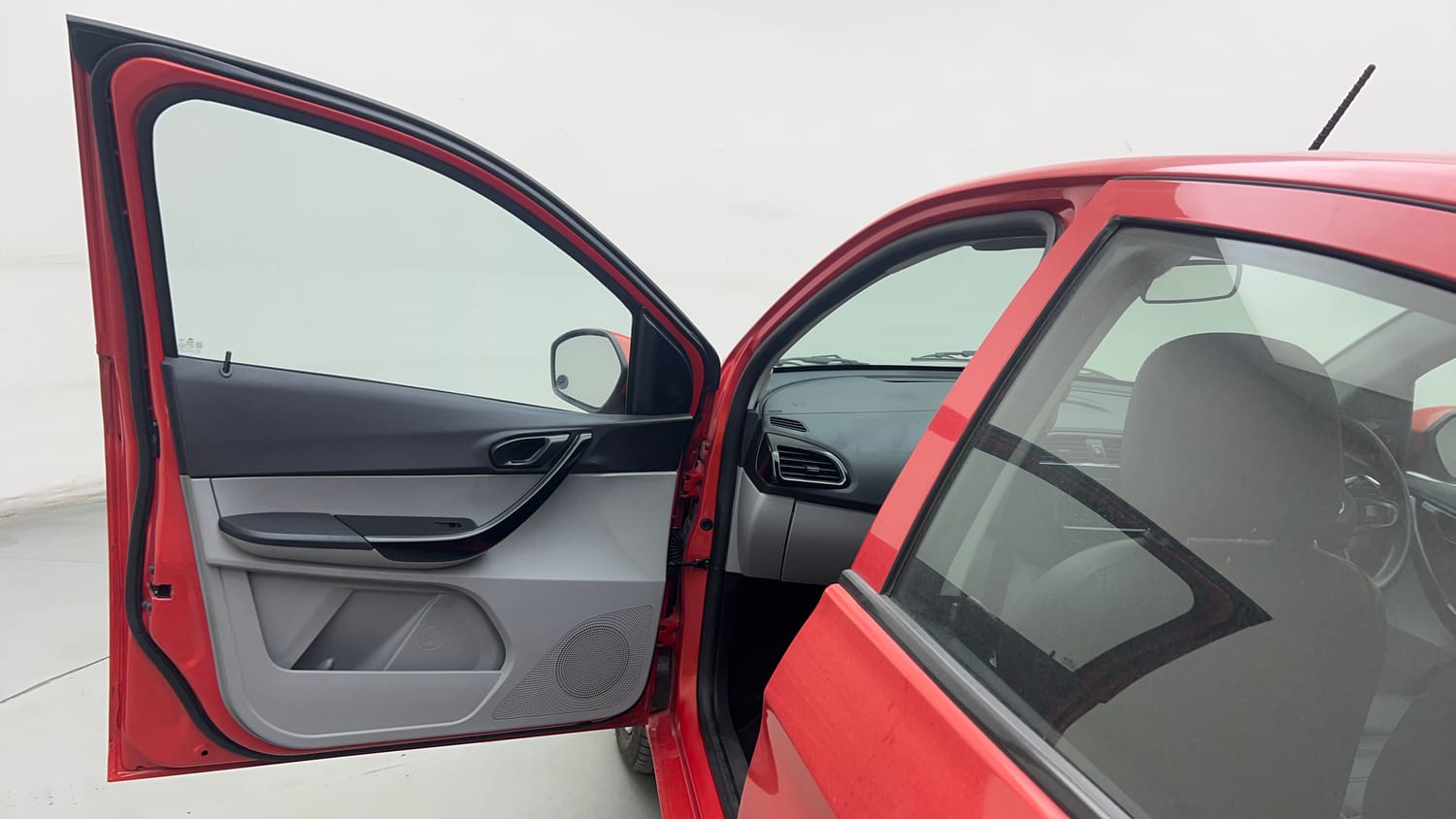 Used 2020 Tata Tiago XT Petrol Manual interior LEFT FRONT DOOR OPEN VIEW
