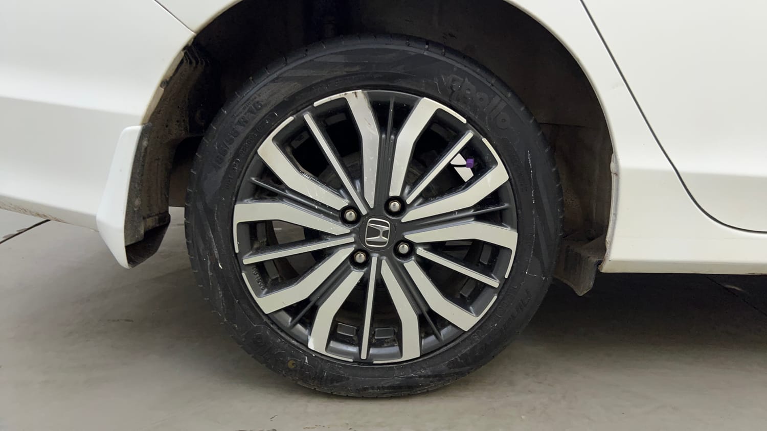 Used 2019 Honda City ZX CVT Petrol Petrol Automatic tyres RIGHT REAR TYRE RIM VIEW