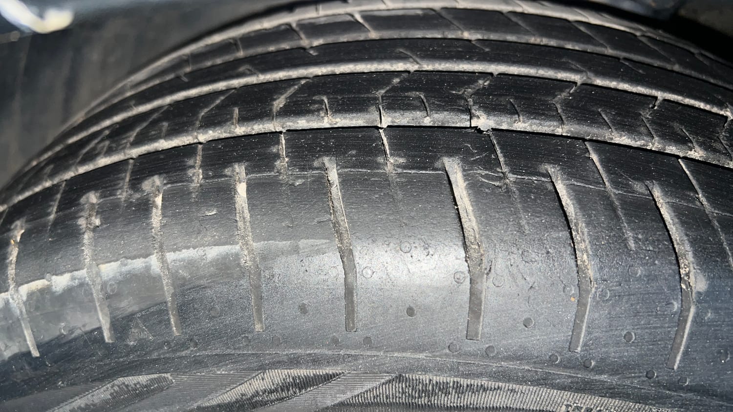 Used 2024 Hyundai Verna SX 1.5 Petrol MT Petrol Manual tyres LEFT FRONT TYRE TREAD VIEW