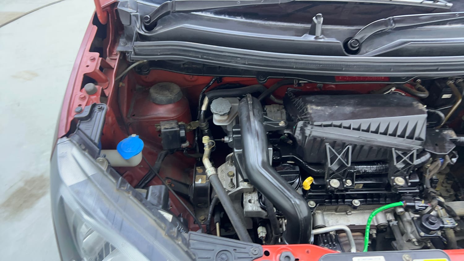 Used 2022 Maruti Suzuki Wagon R 1.0 VXi 1.0 Petrol Manual engine ENGINE RIGHT SIDE VIEW