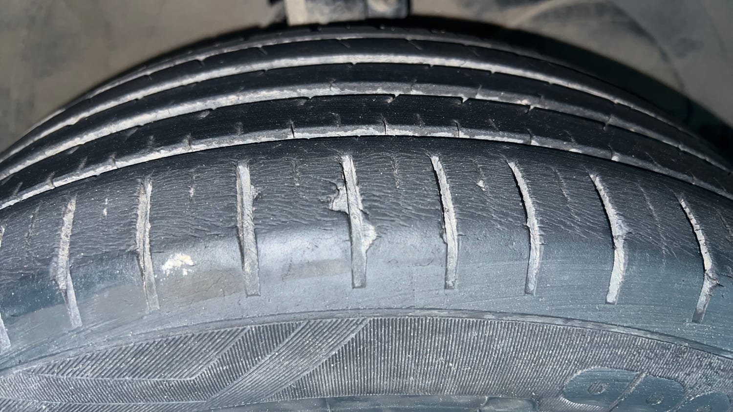 Used 2022 Maruti Suzuki Baleno Zeta MT Petrol Manual tyres RIGHT FRONT TYRE TREAD VIEW