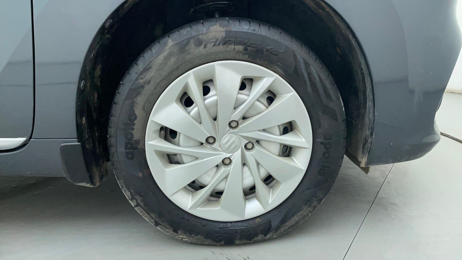 Used 2024 Maruti Suzuki Baleno Sigma MT Petrol Manual tyres RIGHT FRONT TYRE RIM VIEW