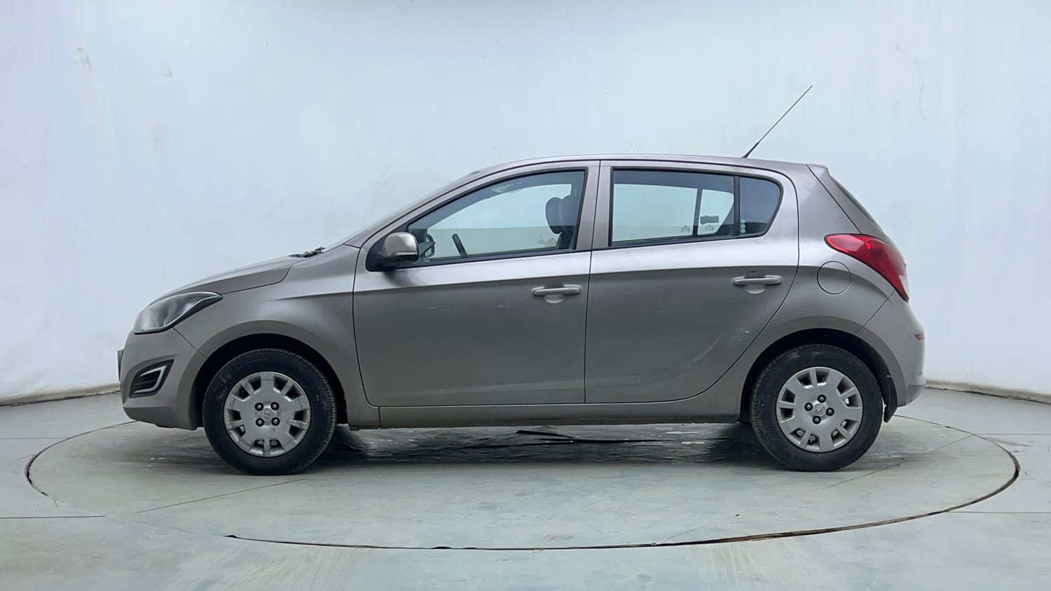 Used 2012 Hyundai i20 Magna 1.2 Petrol Manual exterior LEFT SIDE VIEW