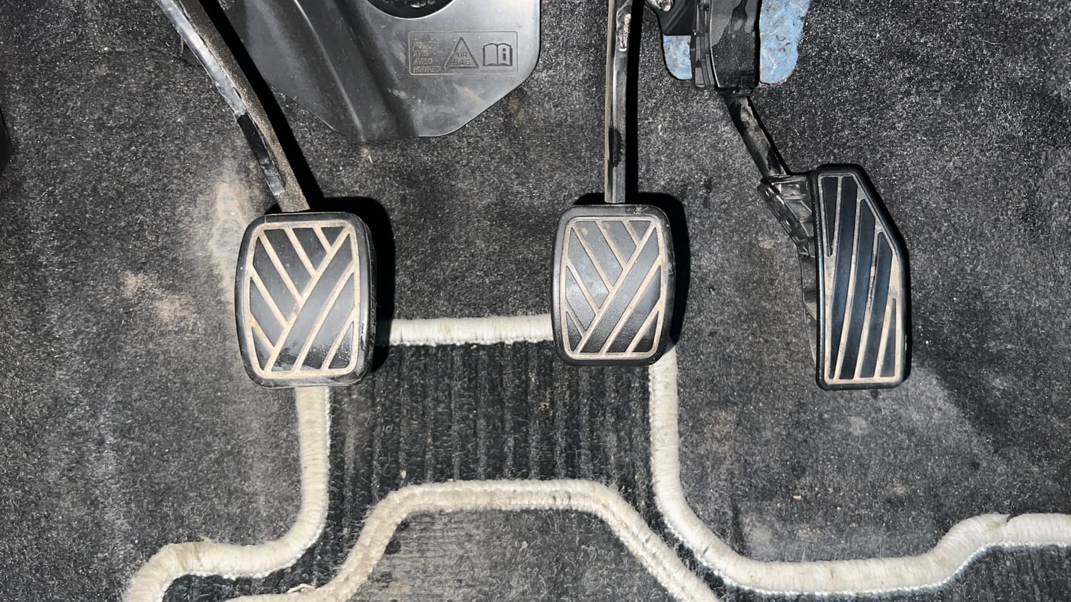 Used 2021 Maruti Suzuki Swift VXi Petrol Manual interior PEDALS VIEW