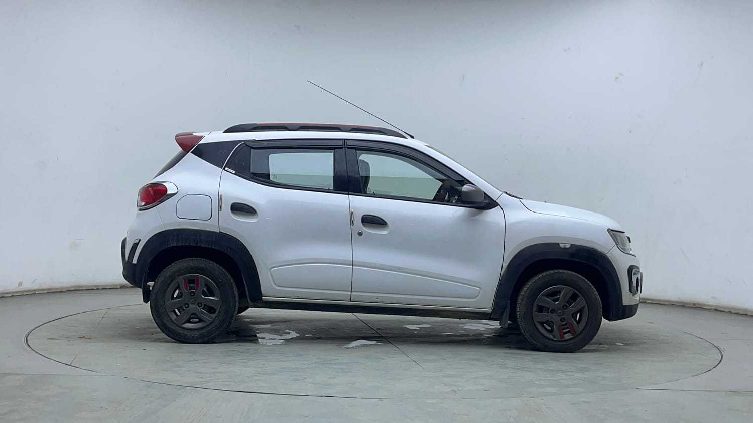 Used 2017 Renault Kwid 1.0 RXT AMT Petrol Automatic exterior RIGHT SIDE VIEW