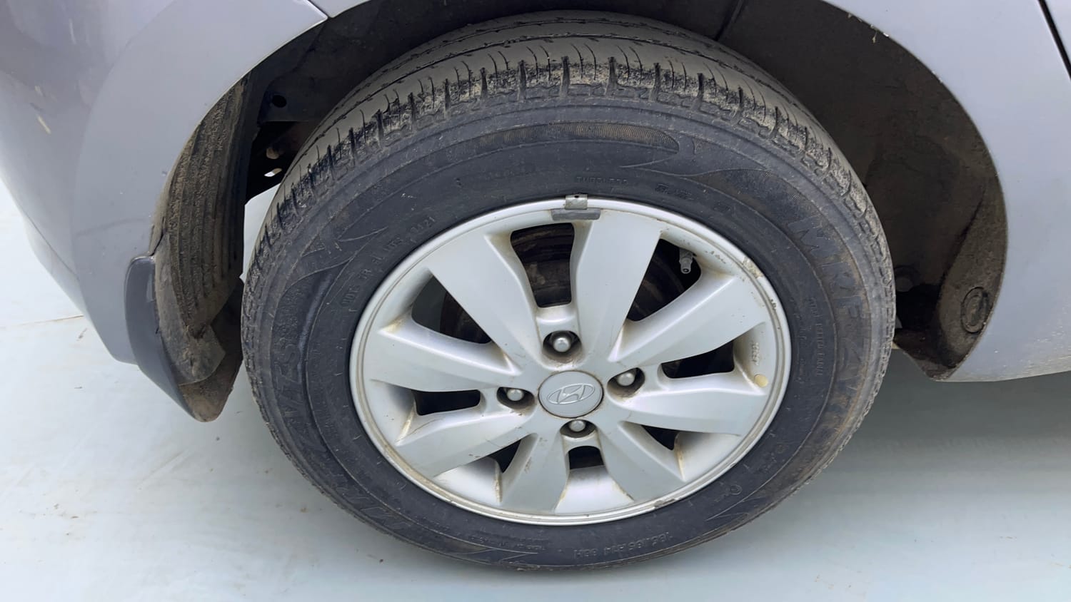 Used 2014 Hyundai i20 Asta 1.2 Petrol Manual tyres RIGHT REAR TYRE RIM VIEW