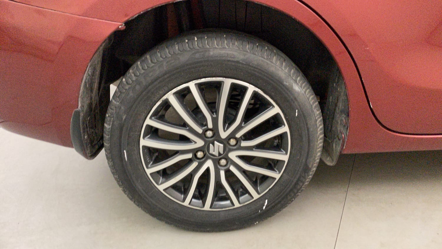 Used 2017 Maruti Suzuki Dzire ZXi Plus Petrol Manual tyres RIGHT REAR TYRE RIM VIEW