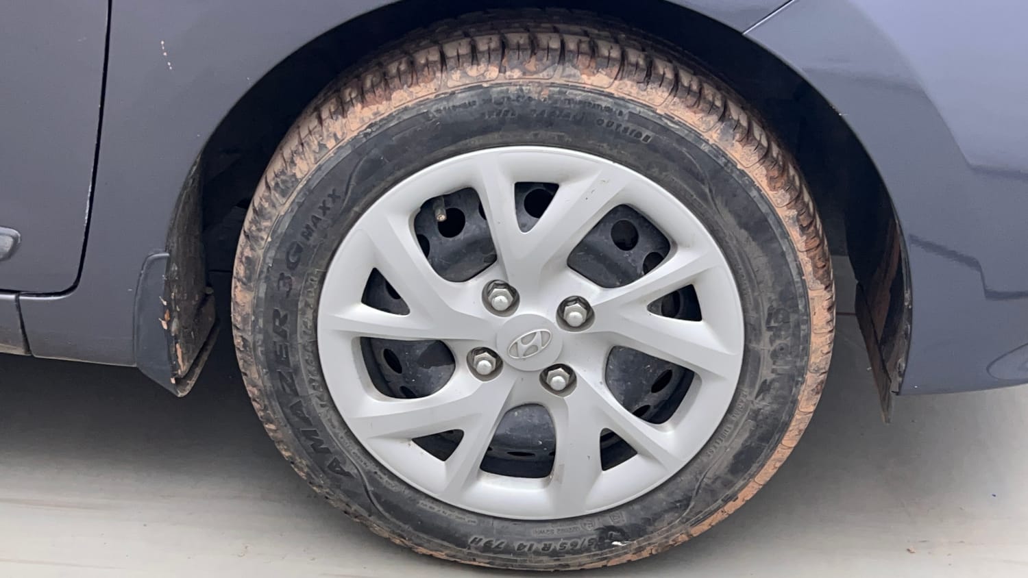 Used 2018 Hyundai Grand i10 Sportz 1.2 Kappa VTVT Petrol Manual tyres RIGHT FRONT TYRE RIM VIEW