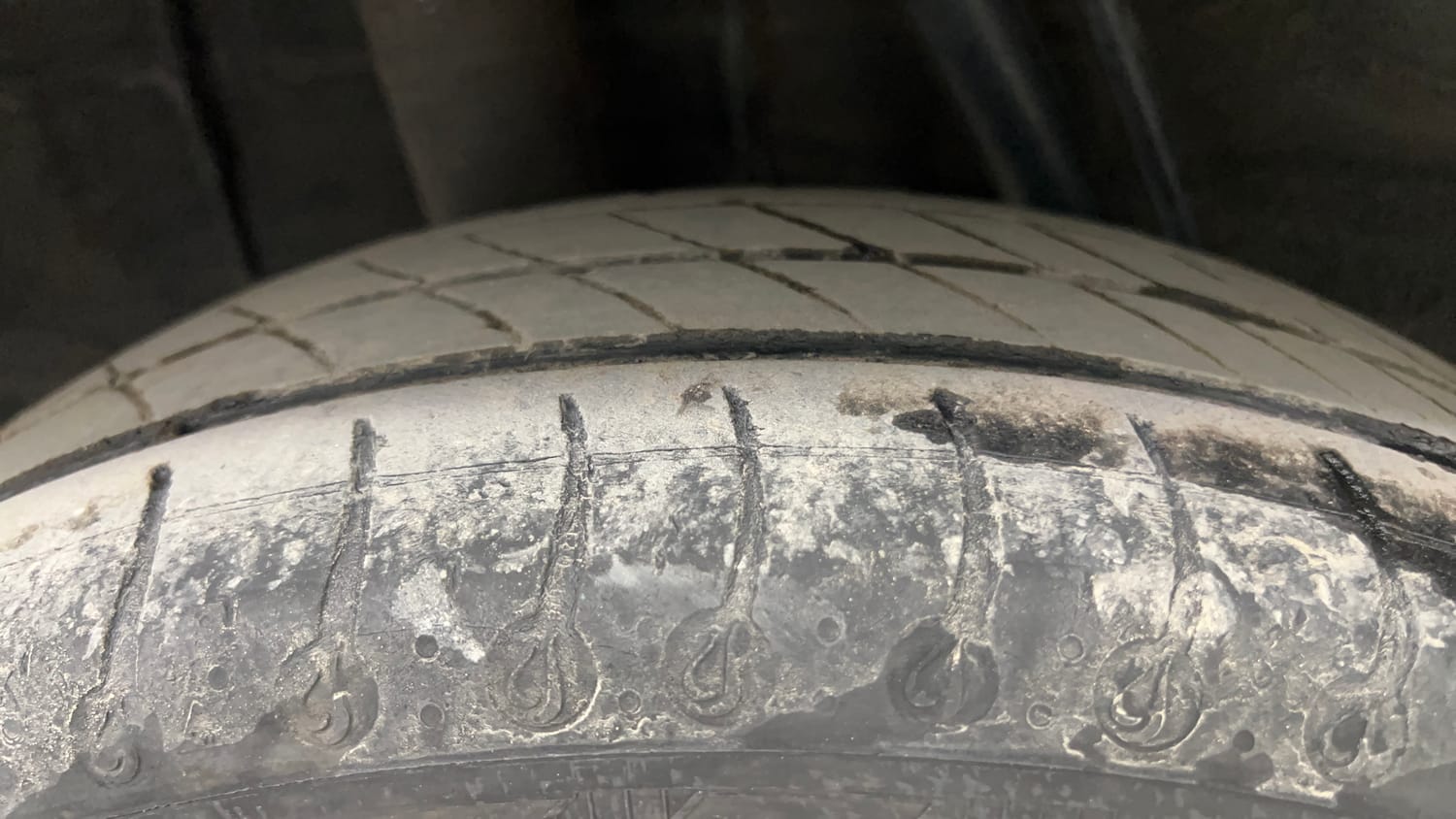 Used 2022 Renault Kwid RXT 1.0 (O) Petrol Manual tyres RIGHT REAR TYRE TREAD VIEW