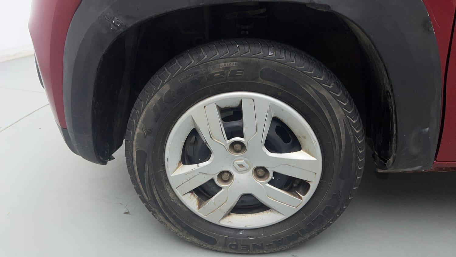 Used 2018 Renault Kwid 1.0 RXT Petrol Manual tyres LEFT FRONT TYRE RIM VIEW