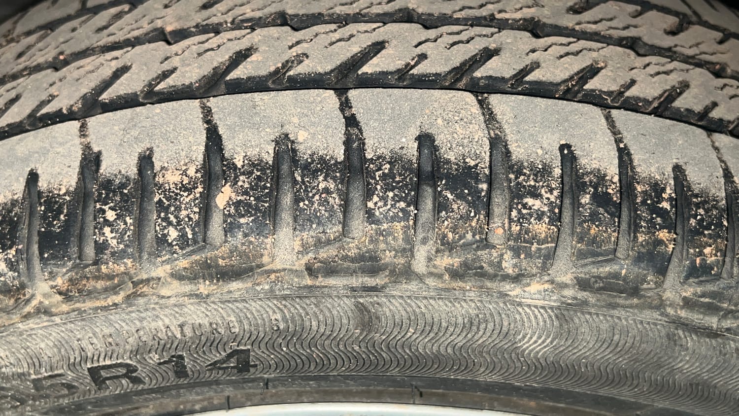 Used 2017 Maruti Suzuki Wagon R VXI Petrol Manual tyres RIGHT REAR TYRE TREAD VIEW