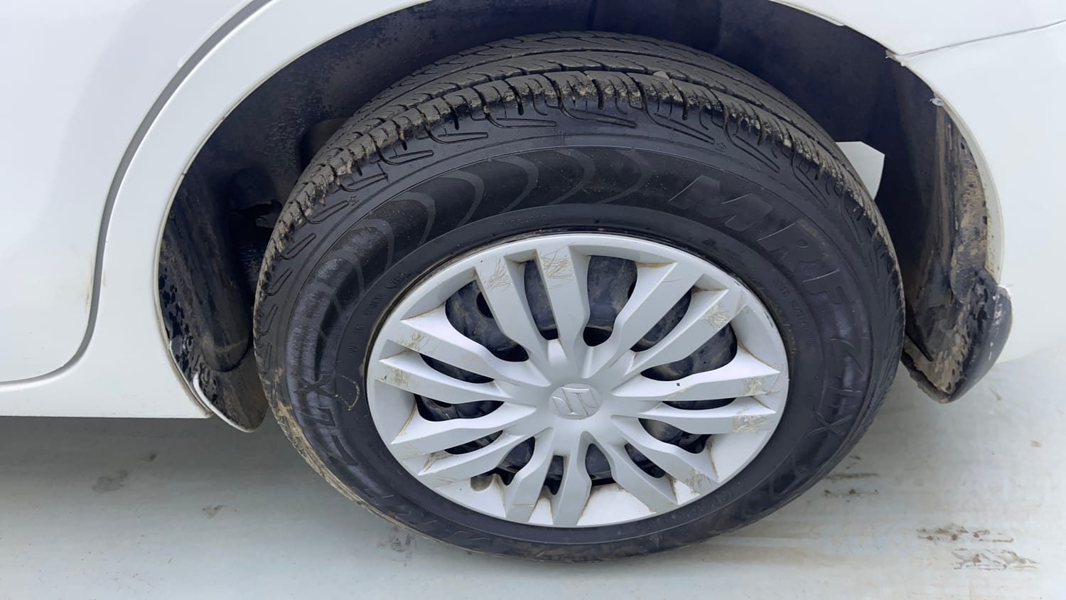 Used 2017 Maruti Suzuki Dzire VXi AMT Petrol Automatic tyres LEFT REAR TYRE RIM VIEW