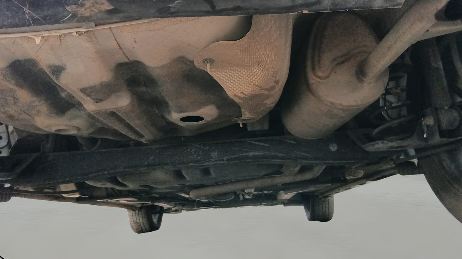 Used 2021 Hyundai i20 Asta 1.2 IVT Petrol Automatic extra REAR UNDERBODY VIEW (TAKEN FROM REAR)