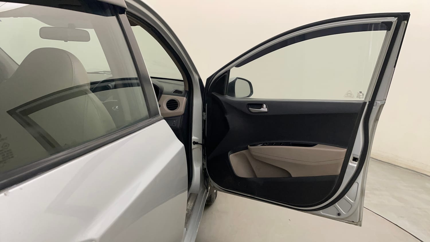 Used 2014 Hyundai Xcent S 1.2 (O) Petrol Manual interior RIGHT FRONT DOOR OPEN VIEW