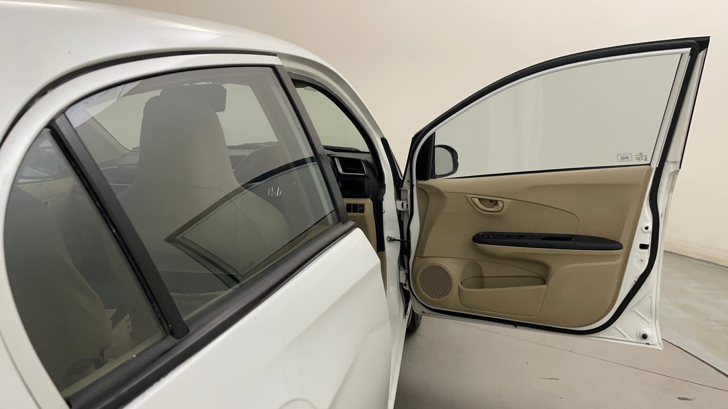 Used 2018 Honda Amaze 1.2 S i-VTEC Opt Petrol Manual interior RIGHT FRONT DOOR OPEN VIEW